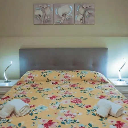 Michelangelo Lägenhet Letojanni